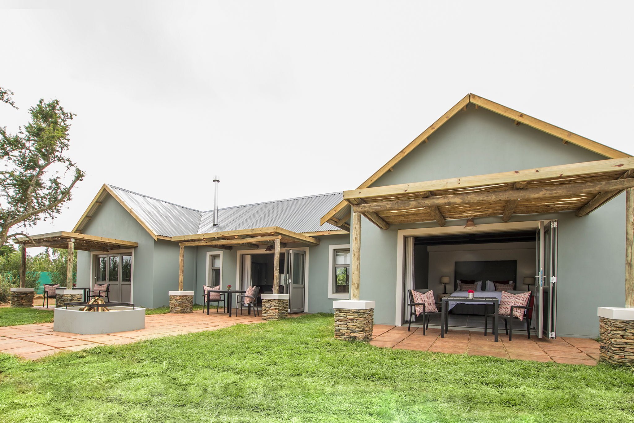 Addo Wildlife - 2 x luxury family chalets, exquisitely designed