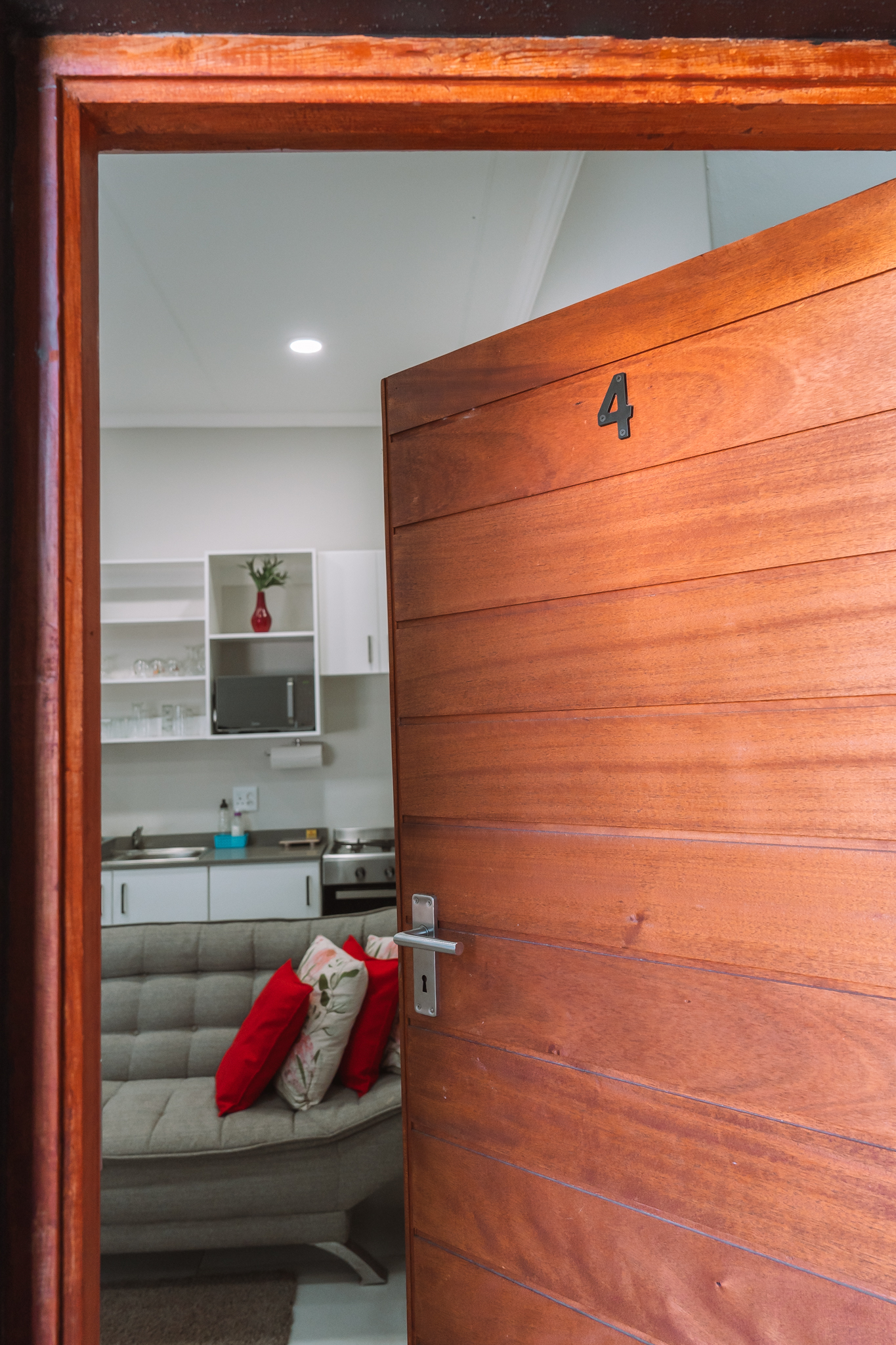 Jbay Breeze UNIT 4 - safe stay, just lock-up and go.